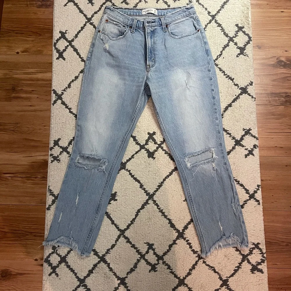 High Rise Mom Jeans - Picture 2 of 9